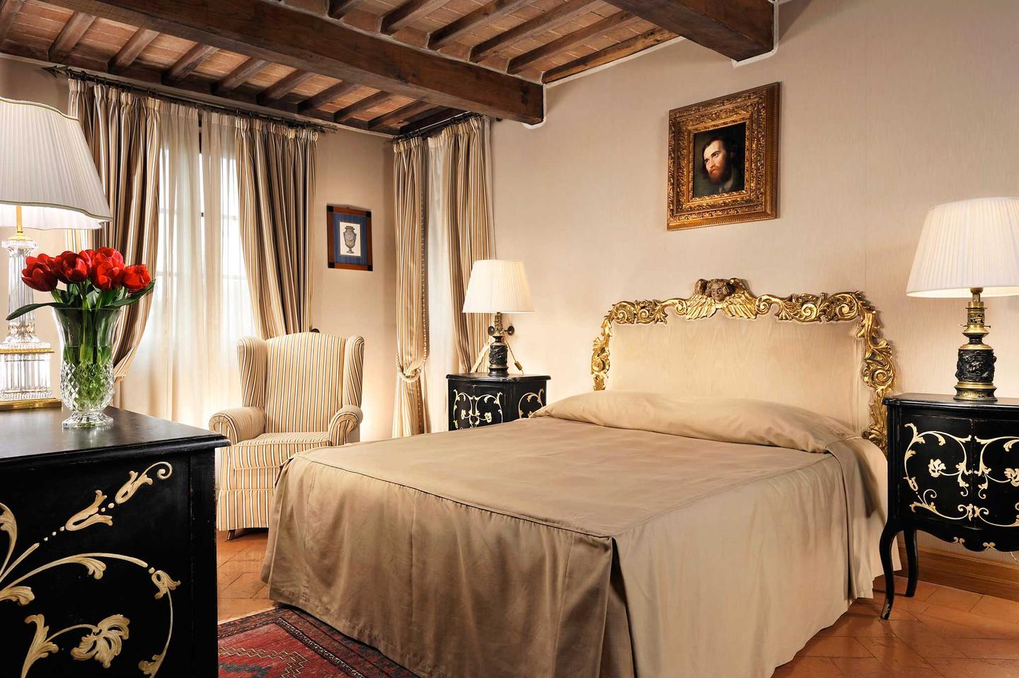 via siena 4 suites & rooms