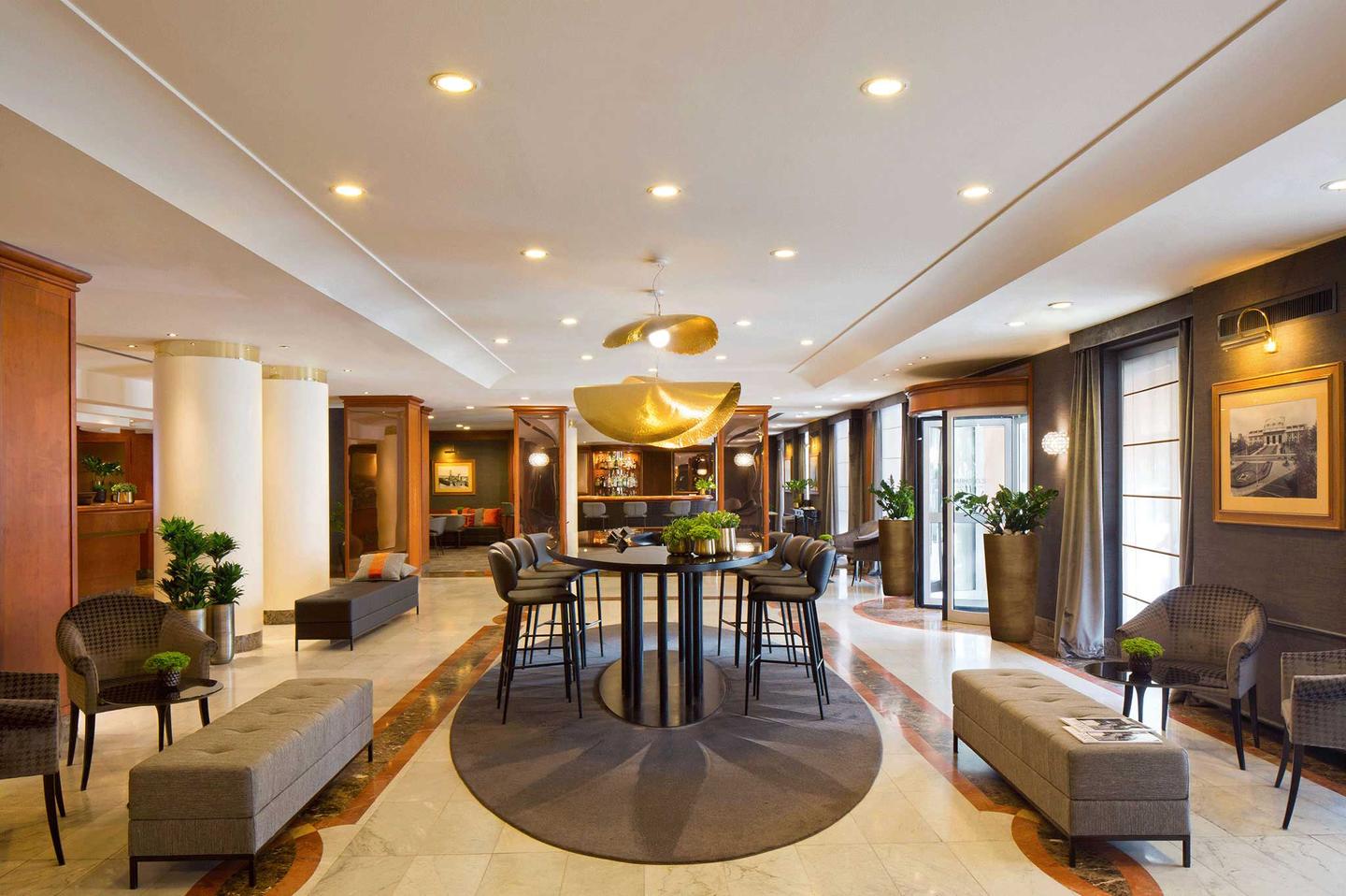 Starhotels Tourist Hotel in Milan financial district, Italy, image size:1440x958